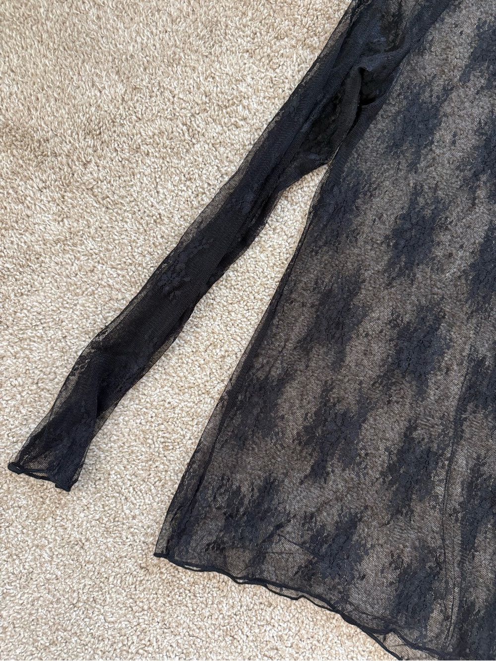 Sheer Black Long-Sleeve Floral Mesh Top Size Small - Picture 2 of 4